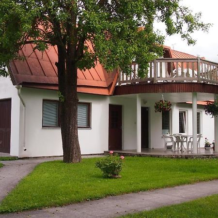 Maenni Guesthouse Hapsal Rum bild