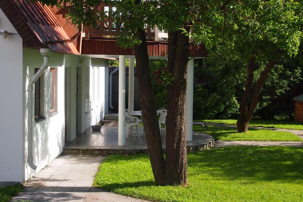 Maenni Guesthouse Hapsal Rum bild